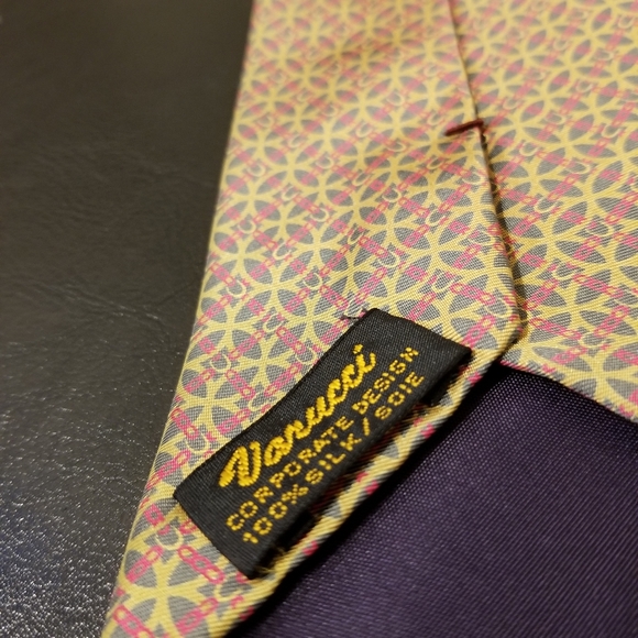 Vintage Varucci Tie - Picture 5 of 5
